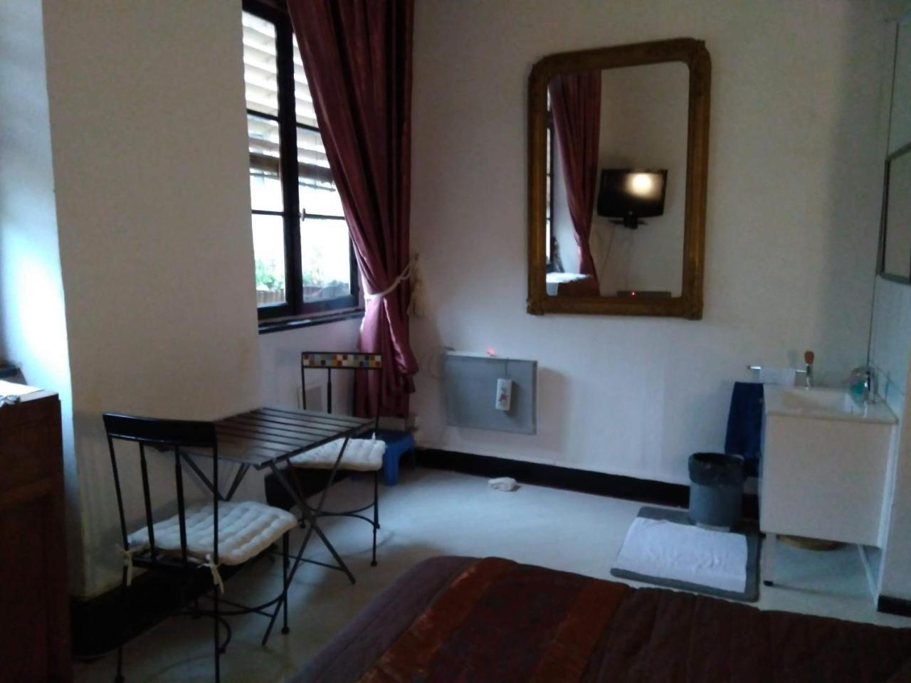 Chambres Les Soyeuses ลียง ภายนอก รูปภาพ