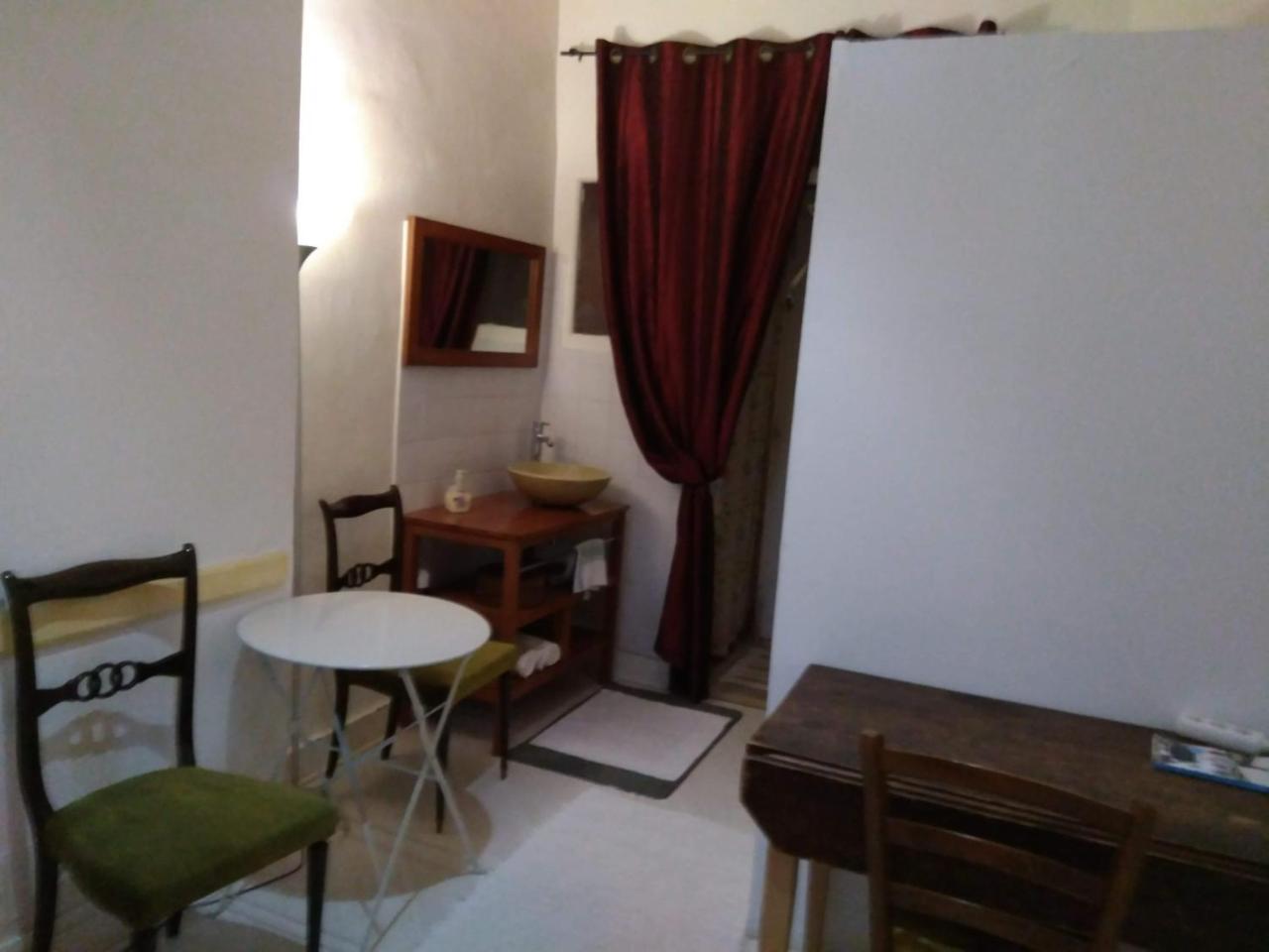 Chambres Les Soyeuses ลียง ภายนอก รูปภาพ