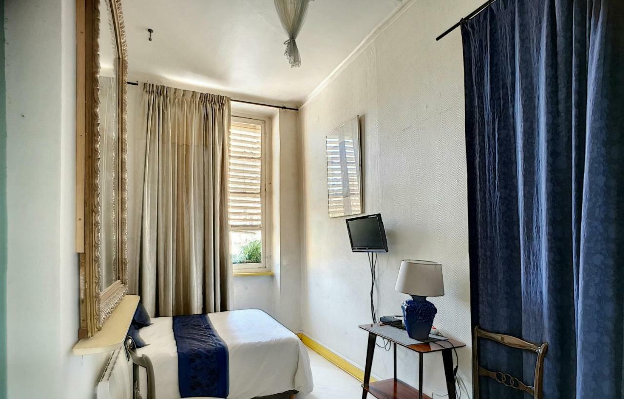 Chambres Les Soyeuses ลียง ภายนอก รูปภาพ